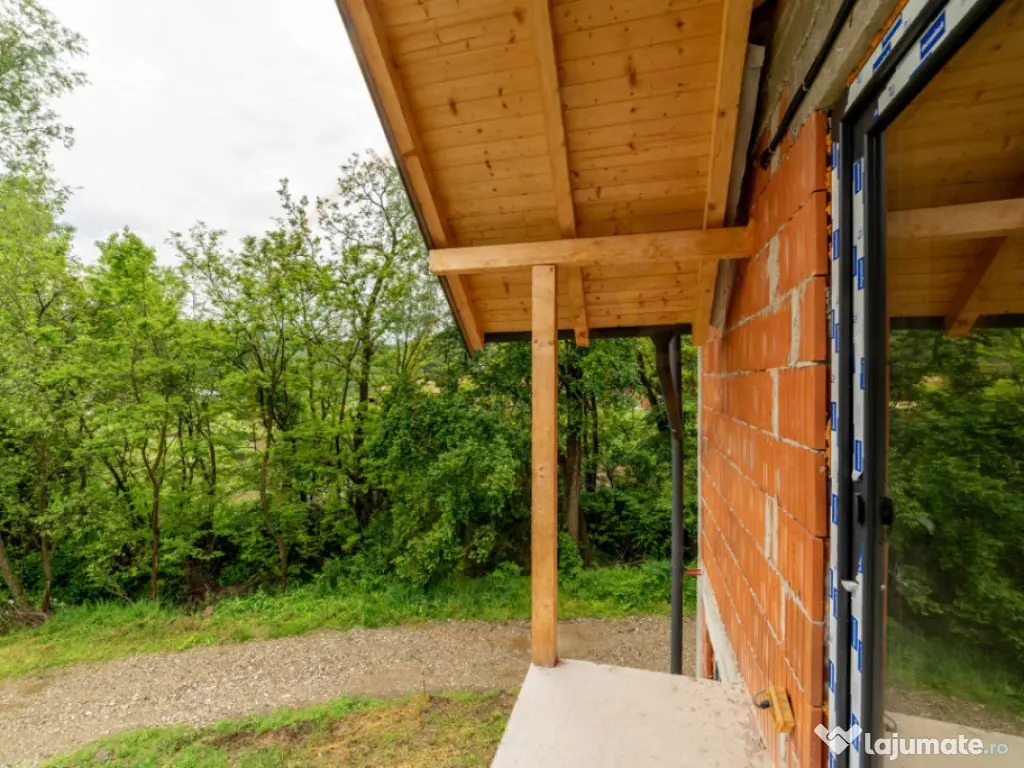 Casa P+1, Babana-Arges cu panouri si apa de izvor