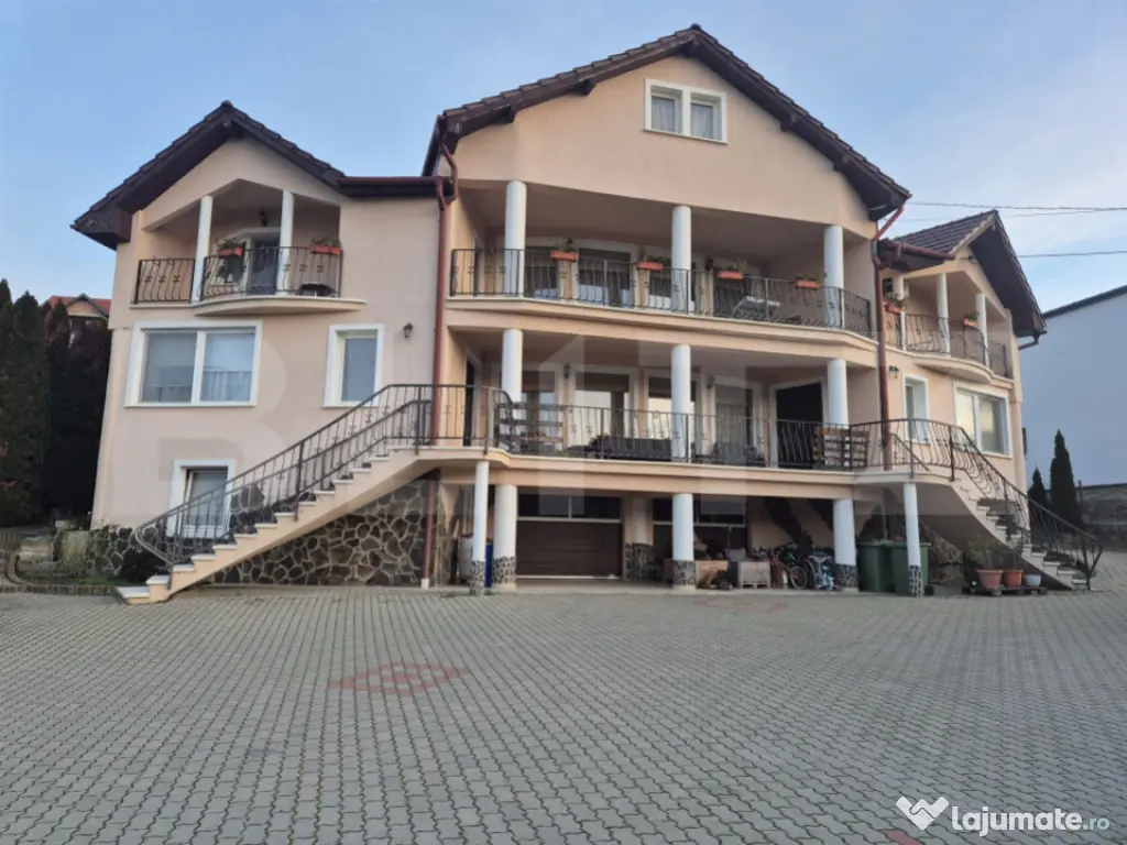 Casa de vanzare in Corunca, ideala pentru 2 familii sau pens