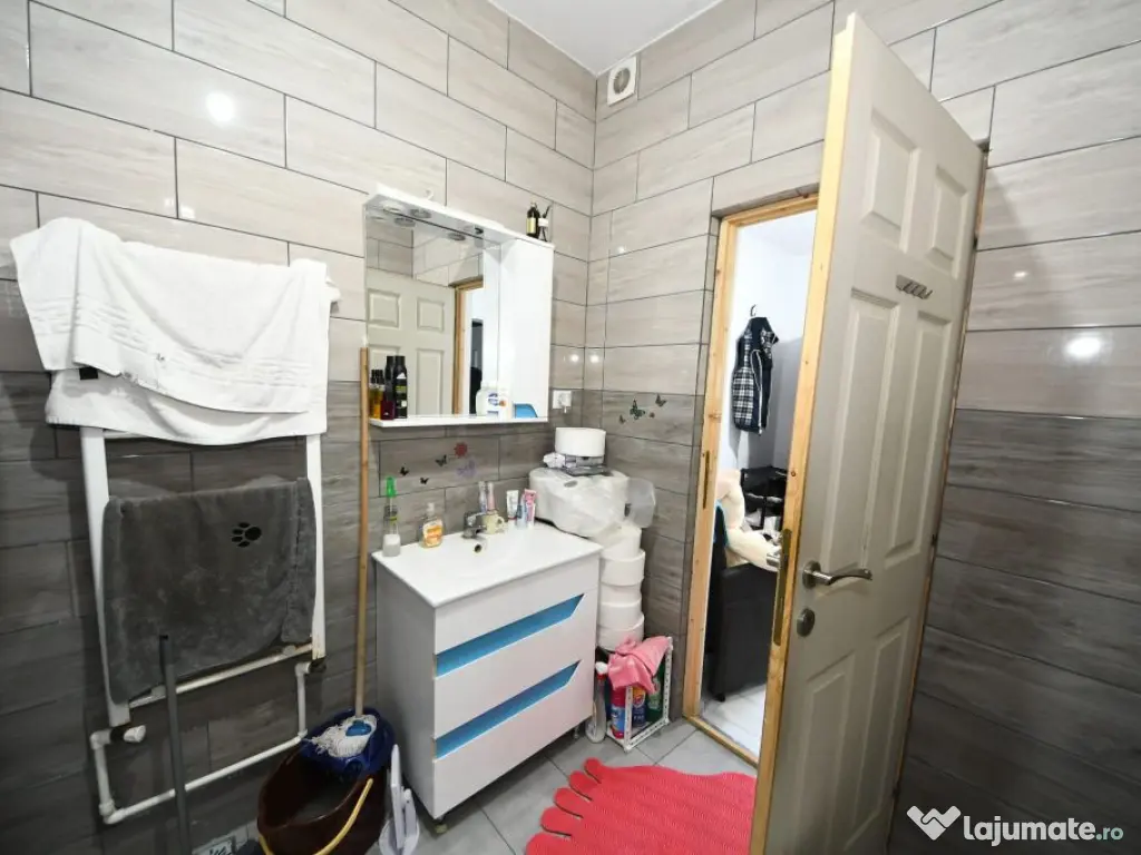 De vanzare casa cu 3 apartamente + anexa 75 mp, Comision 0% 