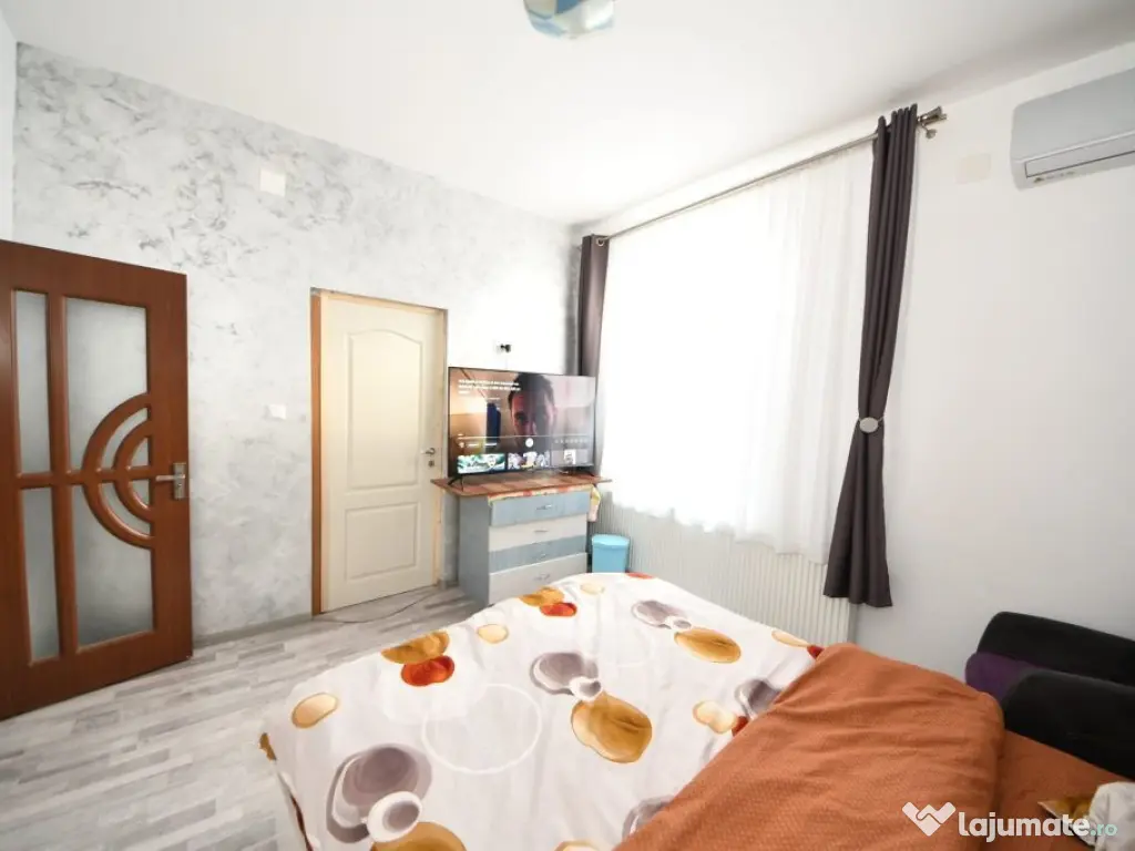 De vanzare casa cu 3 apartamente + anexa 75 mp, Comision 0% 