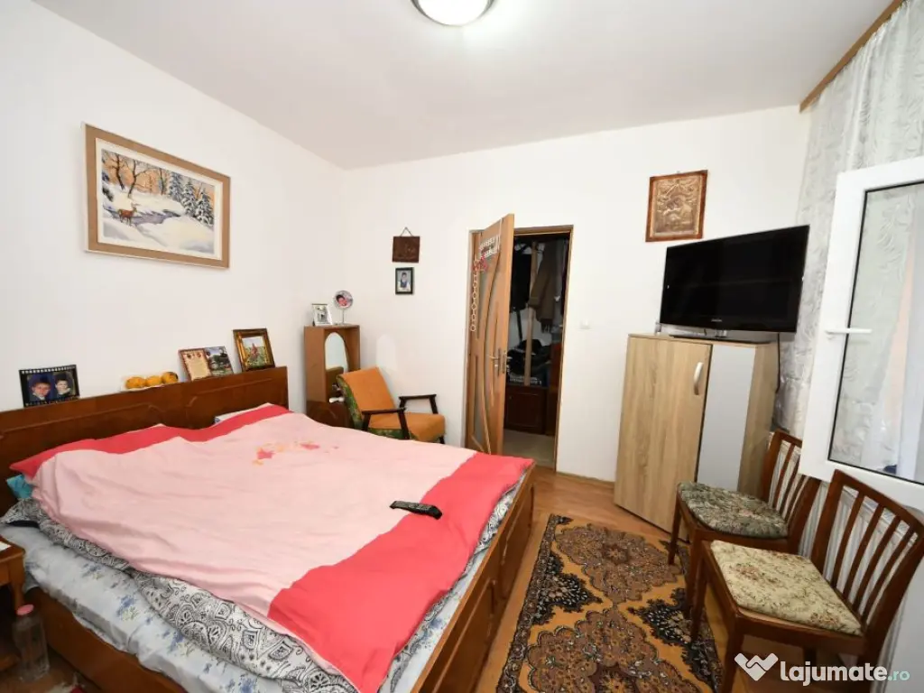 De vanzare casa cu 3 apartamente + anexa 75 mp, Comision 0% 