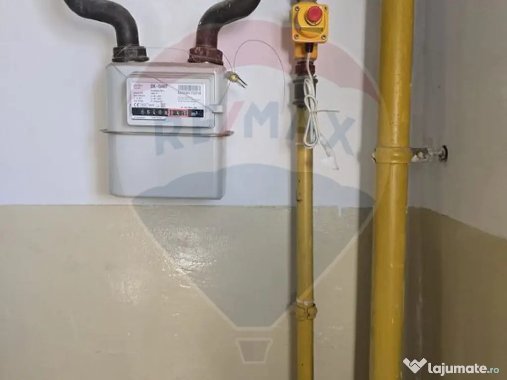 DE VANZARE Apartament cu 3 camere în zona Titan 