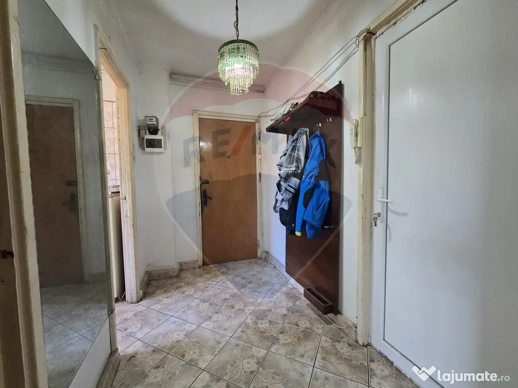 DE VANZARE Apartament cu 3 camere în zona Titan 