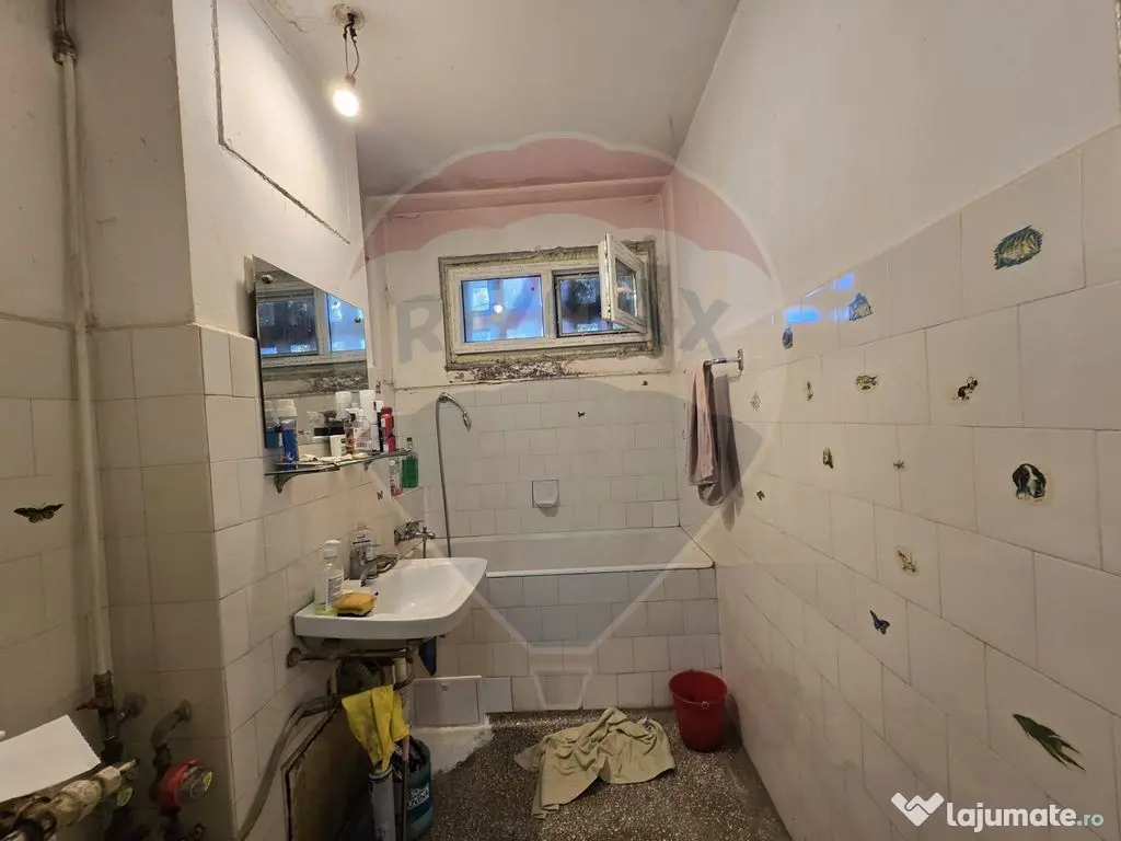 DE VANZARE Apartament cu 3 camere în zona Titan 