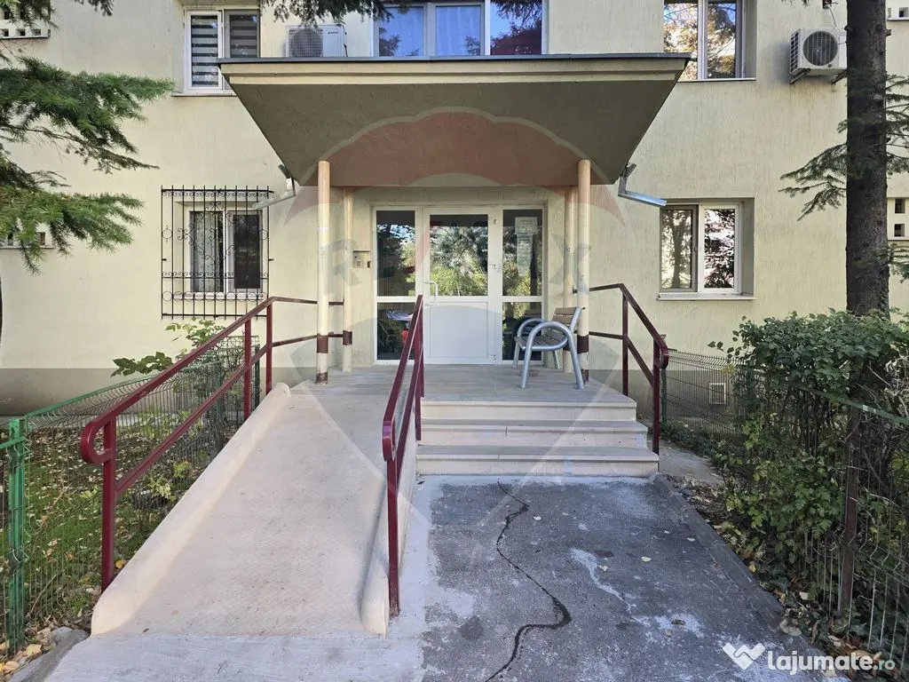 DE VANZARE Apartament cu 3 camere în zona Titan 