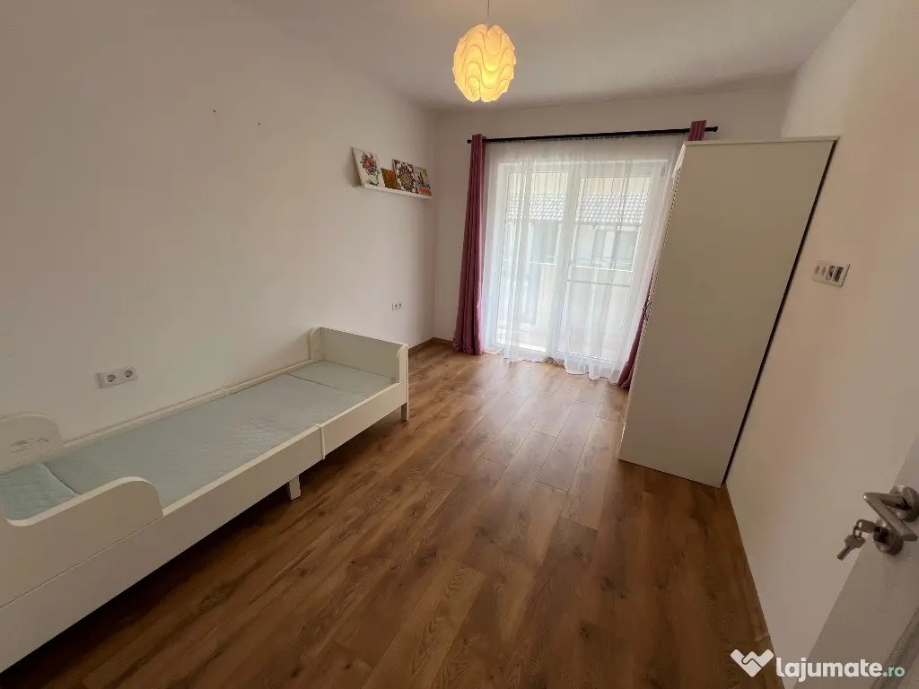 INCHIRIEZ casa 4 camere decomandate,tip duplex,zona Selimbar 