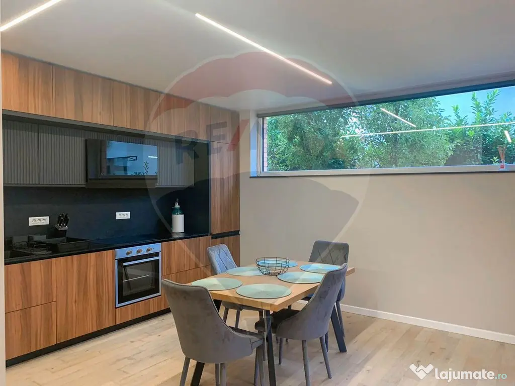 Casă ultramodernă cu 4 dormitoare, de închiriat, carti...