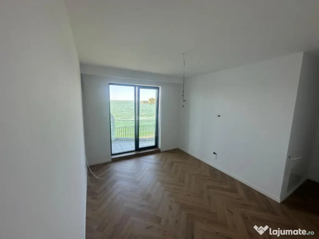Apartament 3 camere Lake On Residence - vedere superba catre