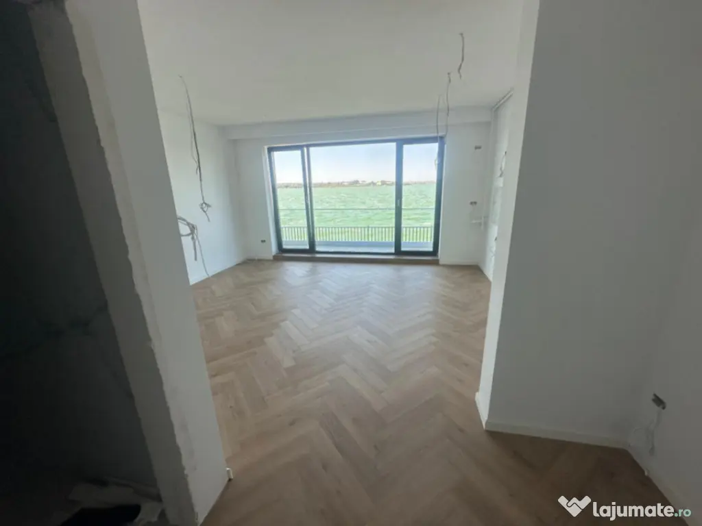 Apartament 3 camere Lake On Residence - vedere superba catre