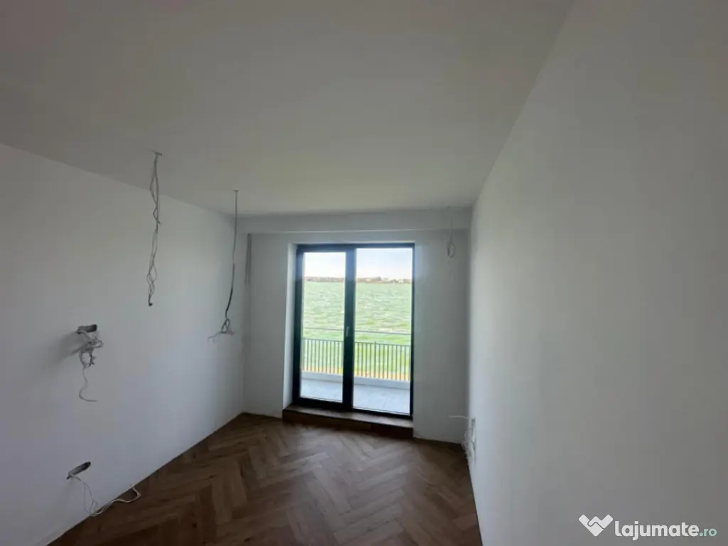 Apartament 3 camere Lake On Residence - vedere superba catre