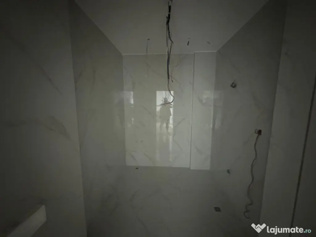 Apartament 3 camere Lake On Residence - vedere superba catre