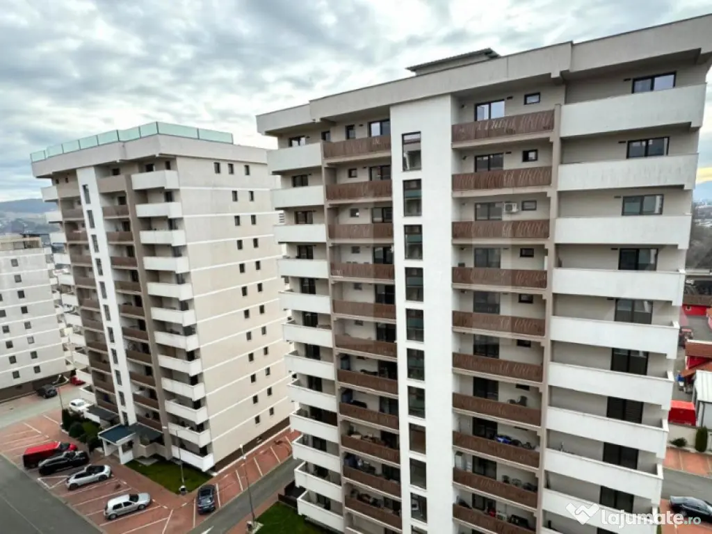 Apartament cu 3 camere, 66 mp, bloc nou, zona Pompieri