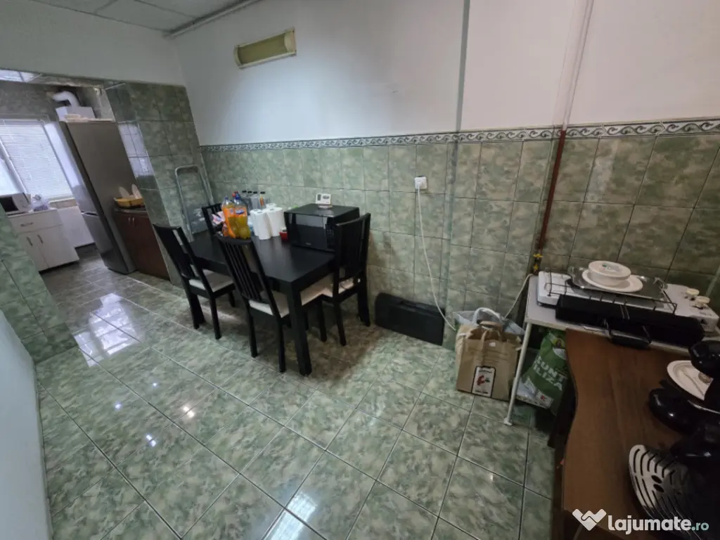 Casa la curte individuala Sector 4 (M Eroii Revolutiei) 