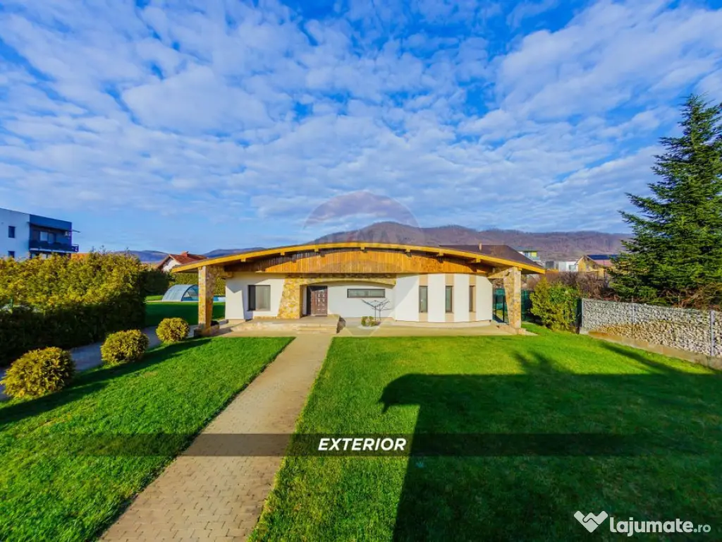 DE VANZARE Casa de Familie cu Piscina si Mult Spatiu Exte... 
