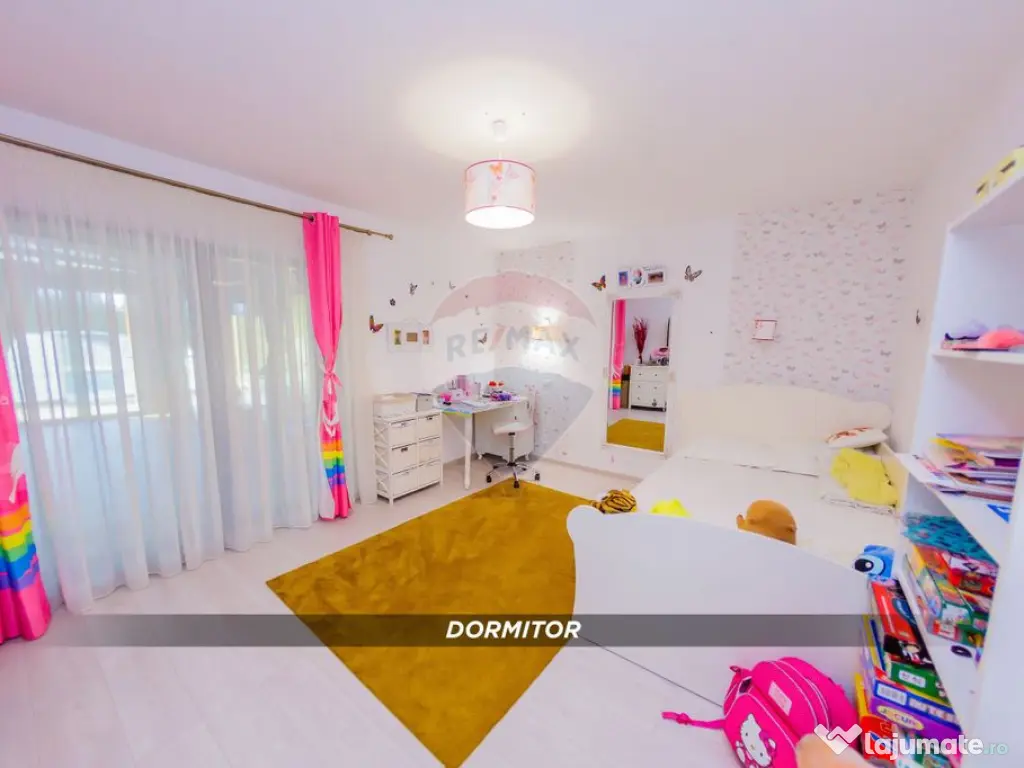 DE VANZARE Casa de Familie cu Piscina si Mult Spatiu Exte... 