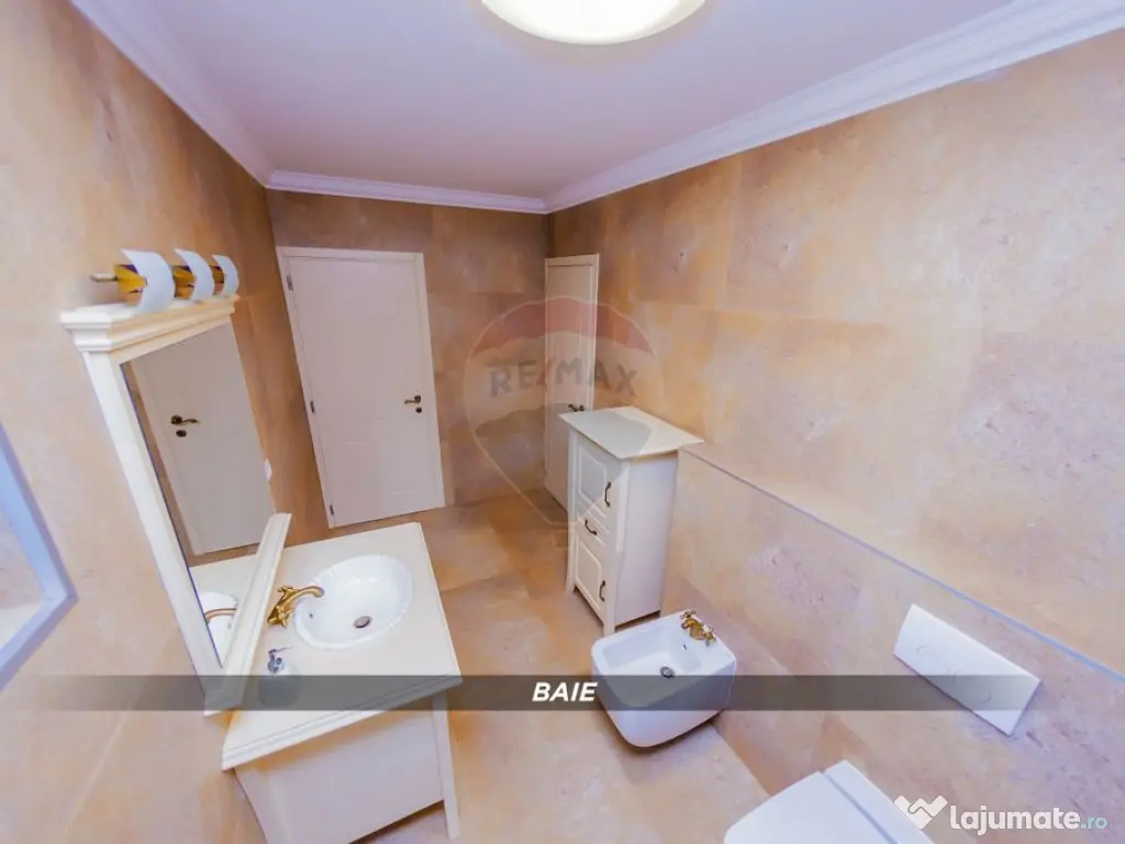 DE VANZARE Casa de Familie cu Piscina si Mult Spatiu Exte... 