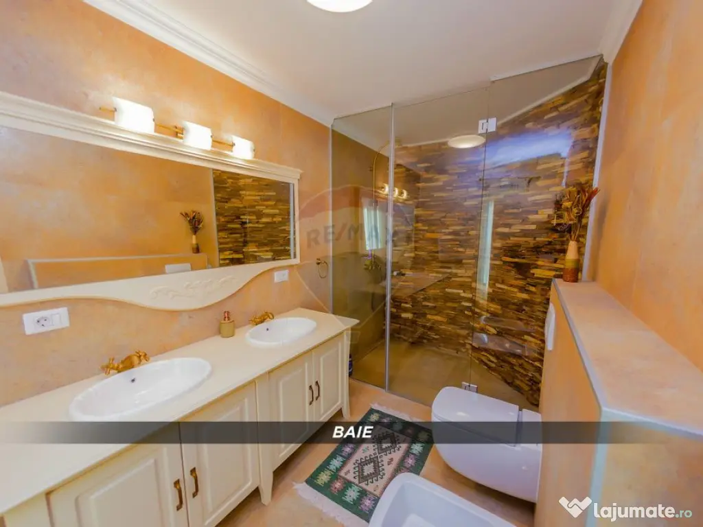 DE VANZARE Casa de Familie cu Piscina si Mult Spatiu Exte... 