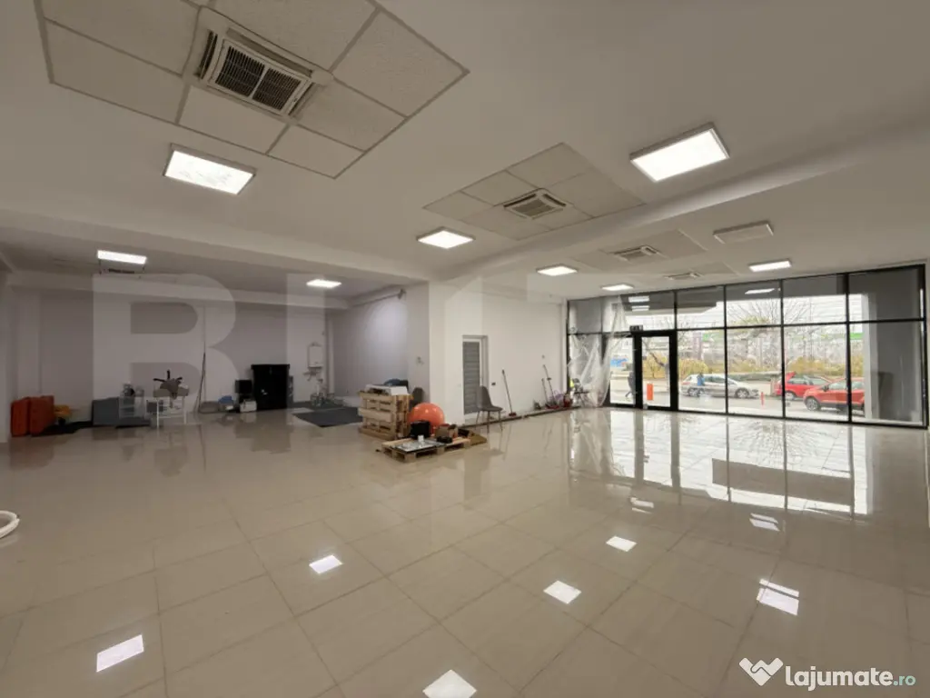 Parter clădire comercială, 156 mp, parcare, Calea Severinu