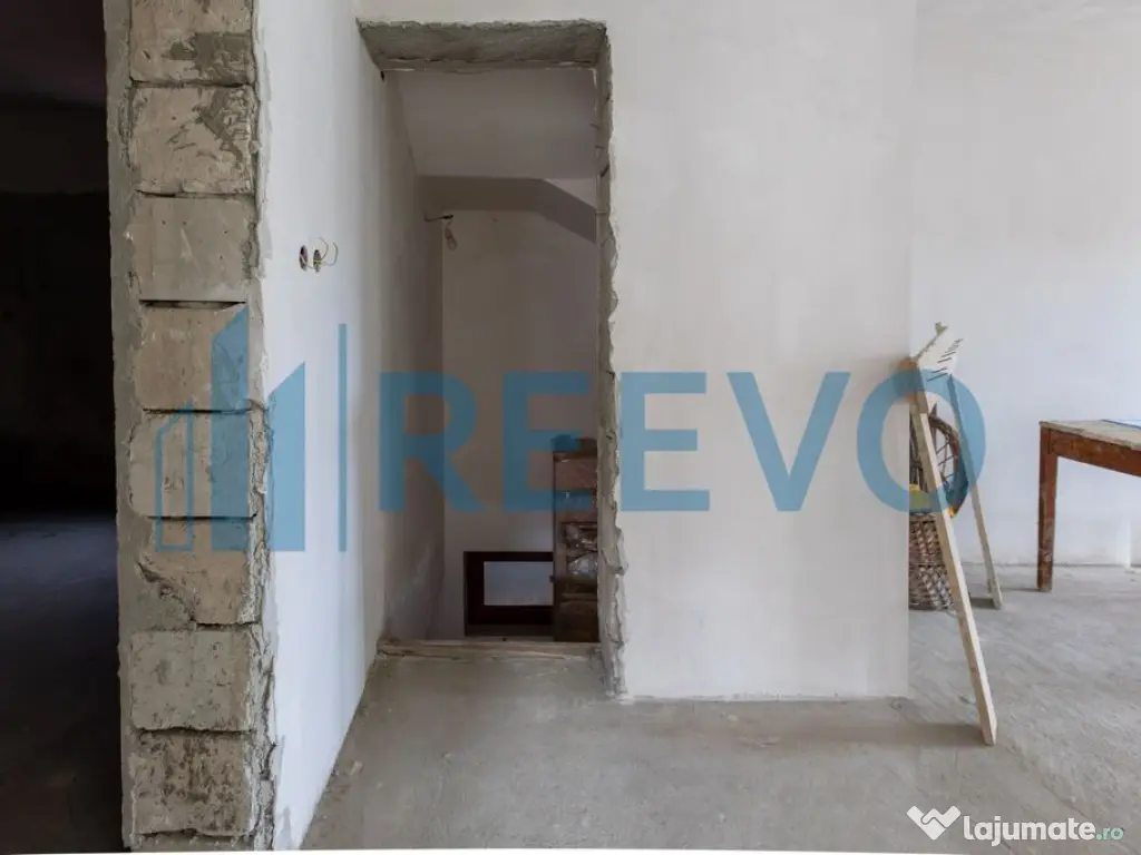 Vilă modernă în Cartierul CFR, cu mansardă și garaj 