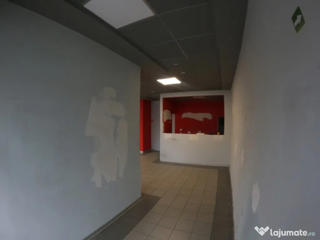 Spațiu Comercial Premium în Centru – Fațadă din Sticl?