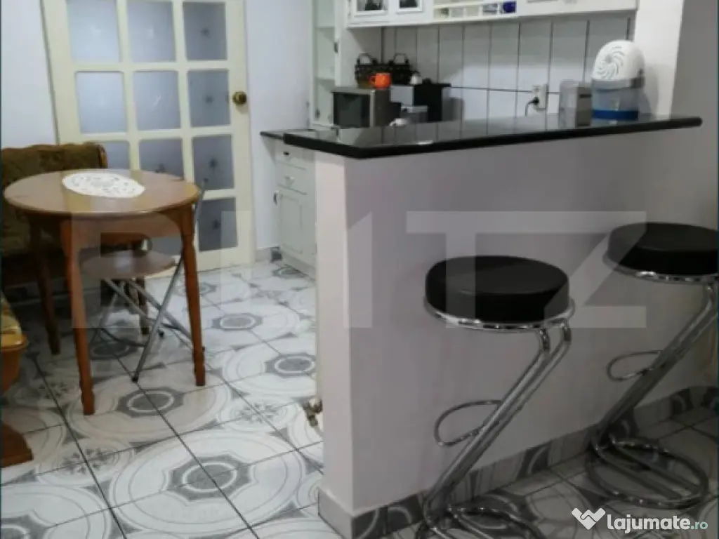 Apartament de vânzare – zonă excelentă și liniștită