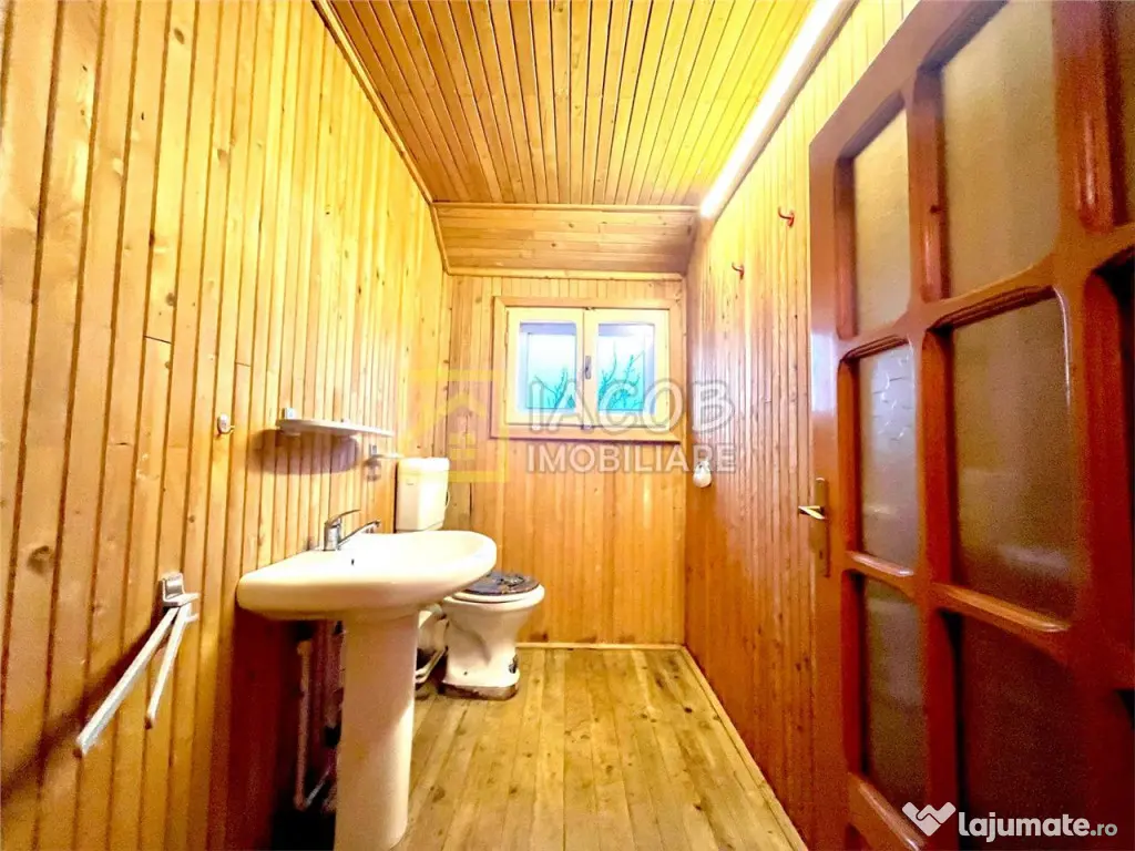 Casa P M, 5 camere,com. Oniscani, jud. Bacau 