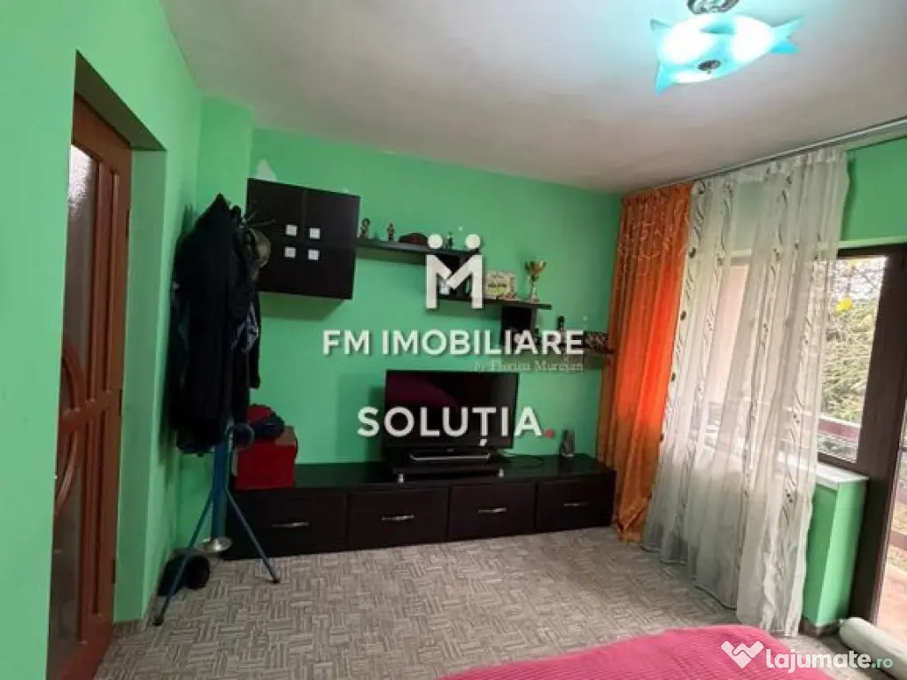 Casă spațioasă P+1 - 5 camere - teren 10 ari 