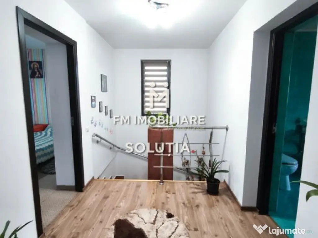 Casă spațioasă P+1 - 5 camere - teren 10 ari 