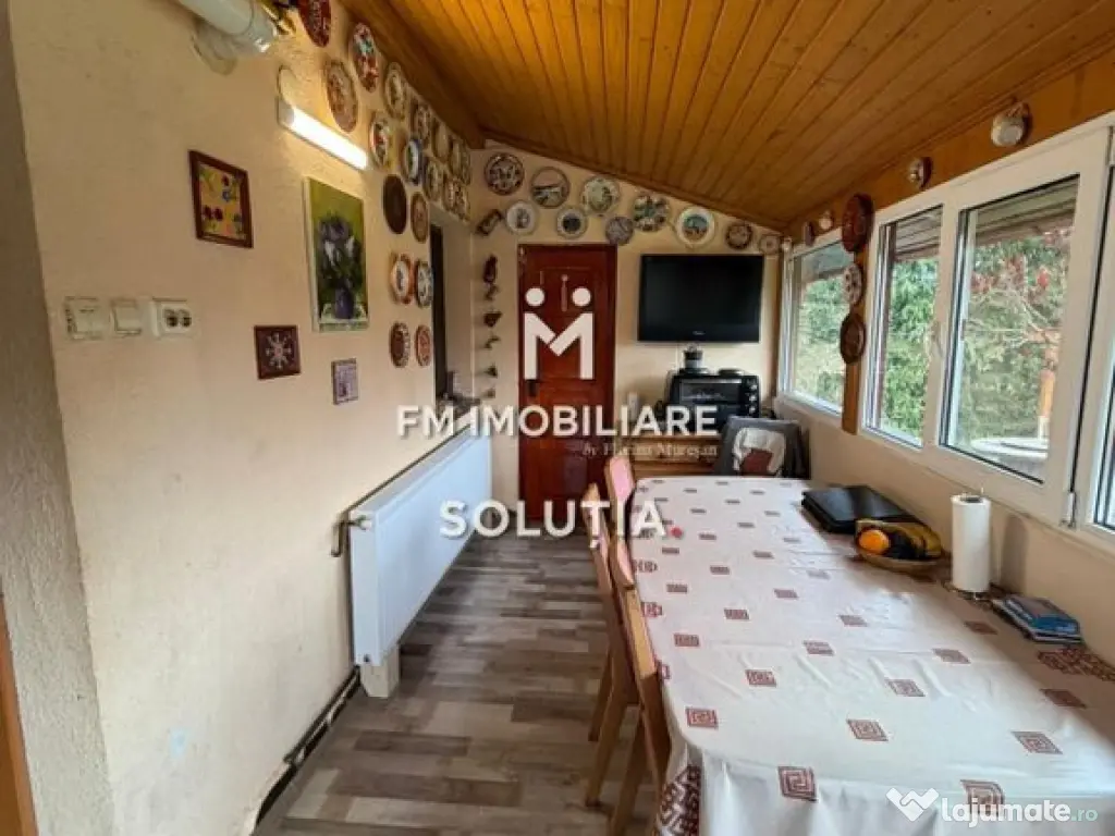 Casă spațioasă P+1 - 5 camere - teren 10 ari 