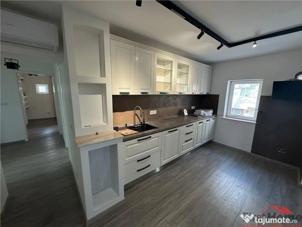 Ap 4 cam transformat in 3, et 1, renovat complet, zona Inspe 