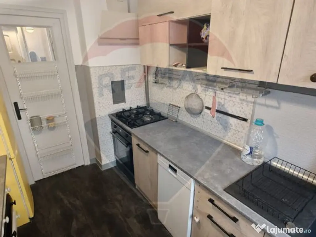 Apartament cu 3 camere de inchiriat Victor Babeș etaj 1 