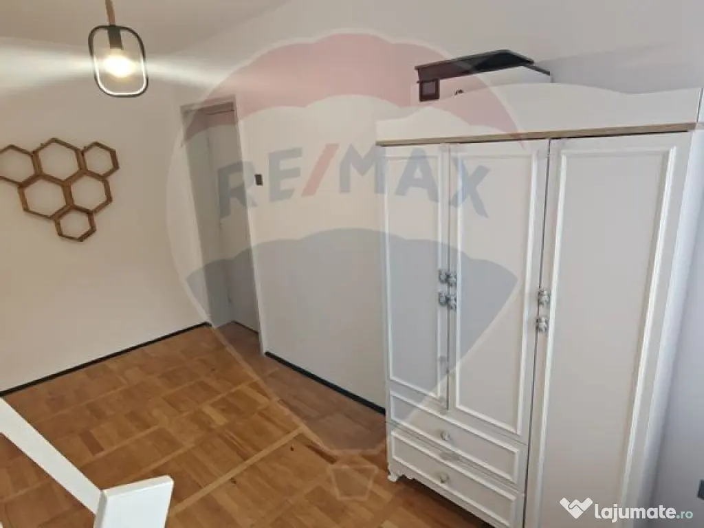 Apartament cu 3 camere de inchiriat Victor Babeș etaj 1 
