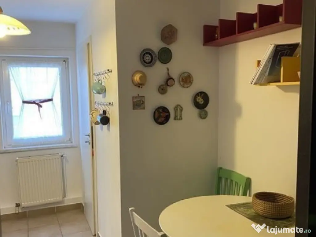 Apartament 2 camee zona Nerva Traian