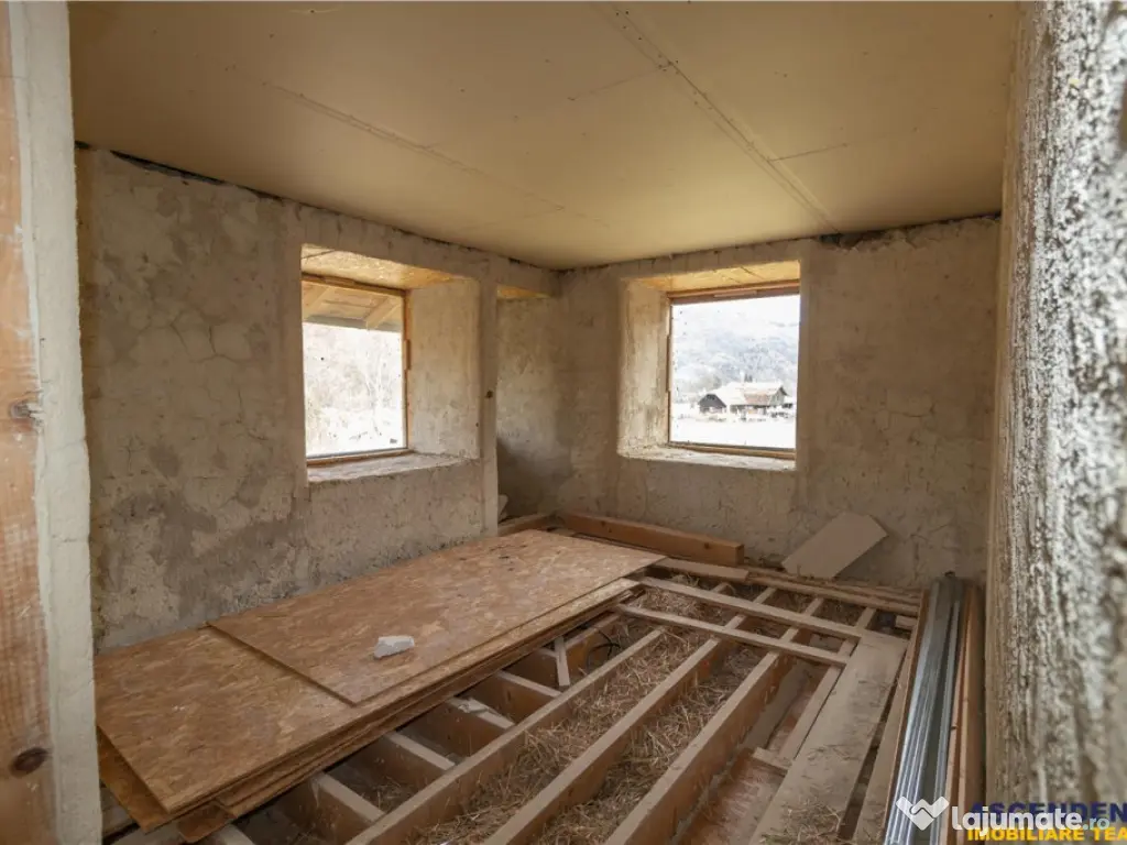 FILM! Constructie rustica tip Casa Verde, cu parau si panora 