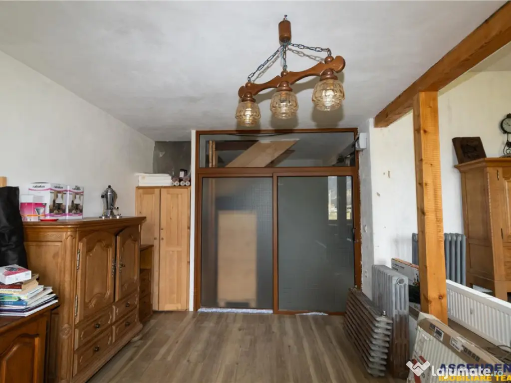 FILM! Constructie rustica tip Casa Verde, cu parau si panora 