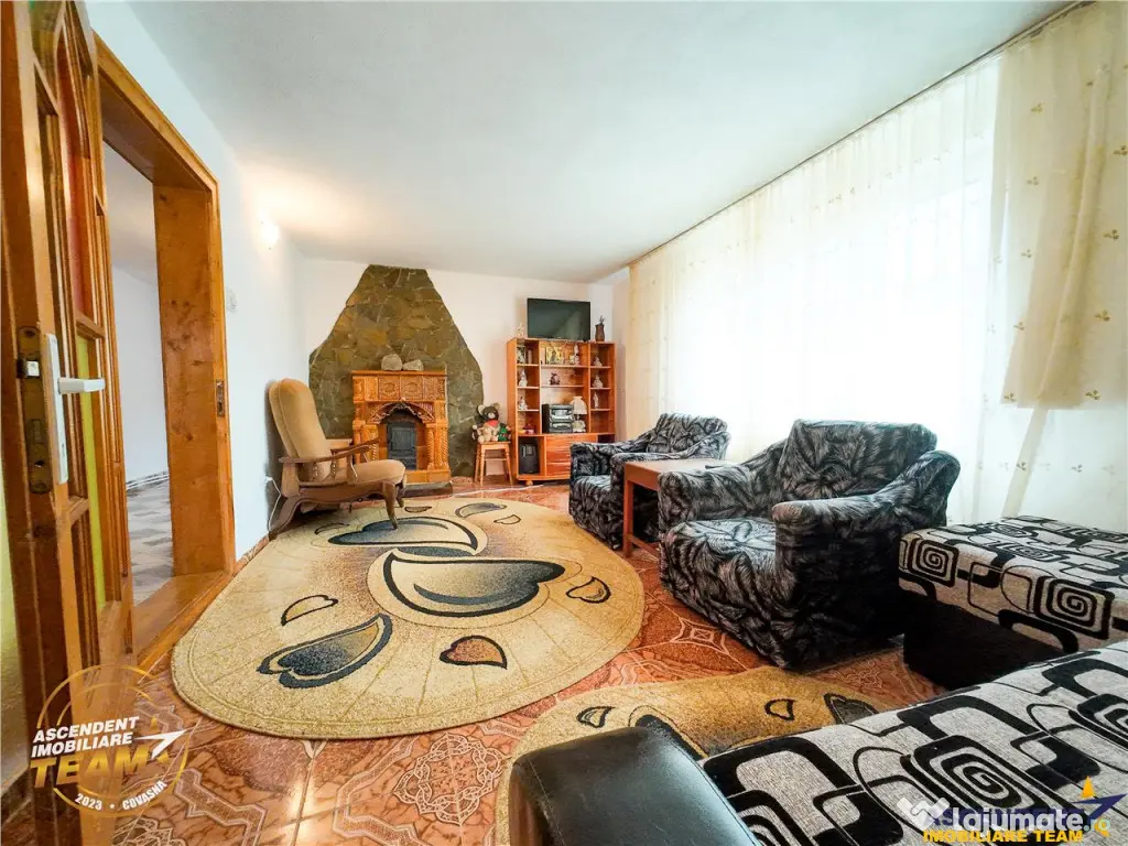 FILMTur 3D!Casa familiala 6 camere, teren mica livada, Intor 