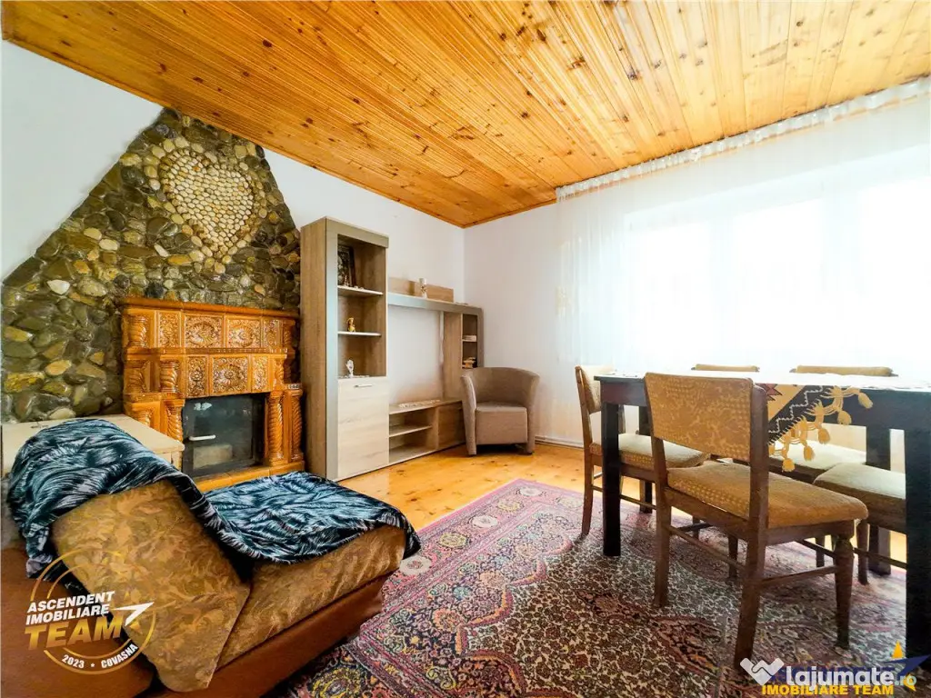 FILMTur 3D!Casa familiala 6 camere, teren mica livada, Intor 