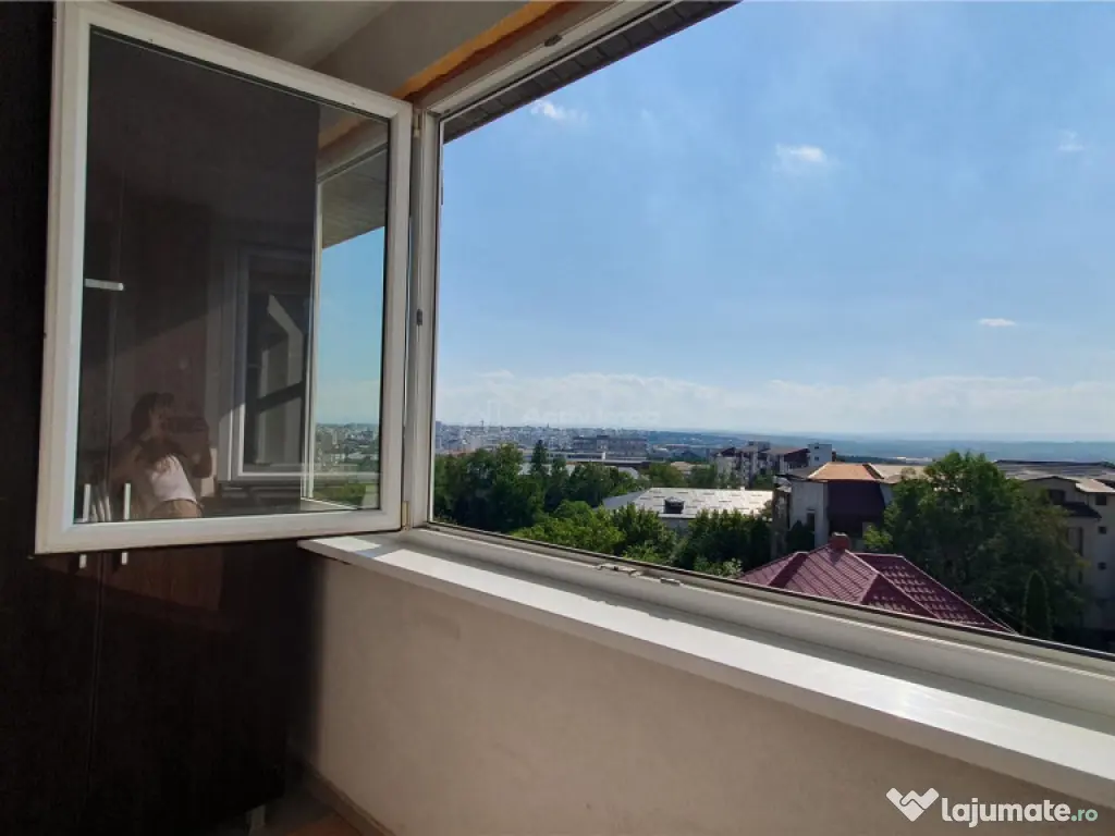 Apartament spatios - 60 mp - 2 camere - Zamca 