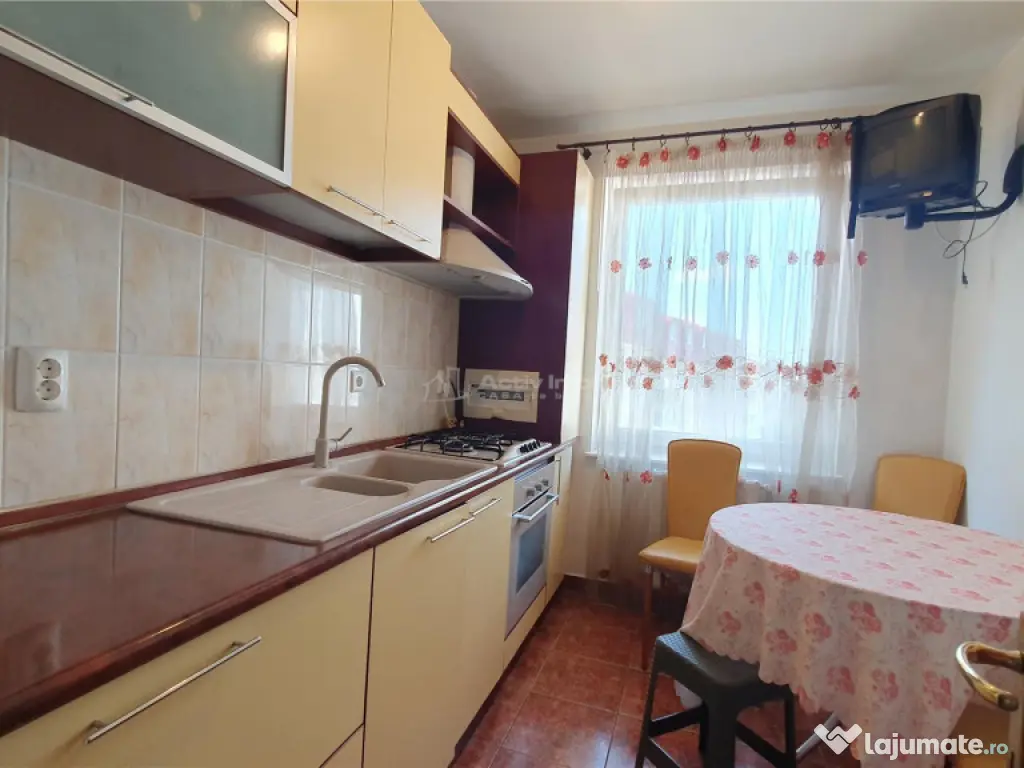 Apartament spatios - 60 mp - 2 camere - Zamca 