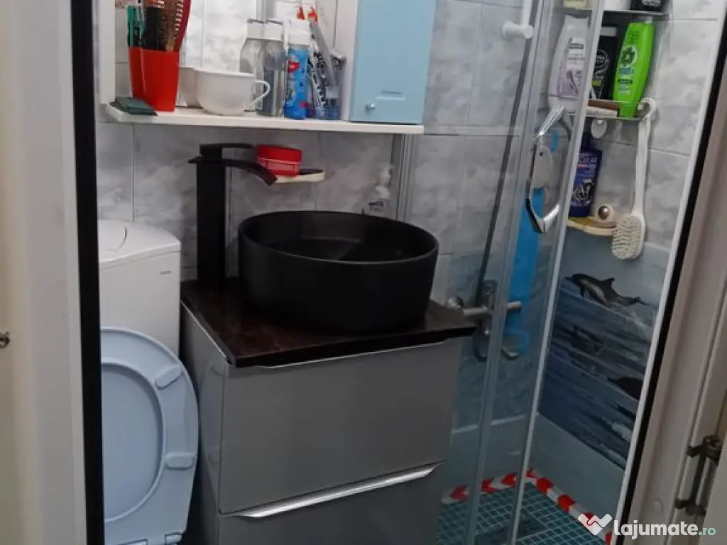 Garsonieră etaj 1, zonă Mall – mobilată și utilată...