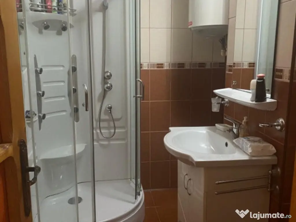 Ideal pentru investitie! Apartament 3 camere, 2 bai, zona Straja 