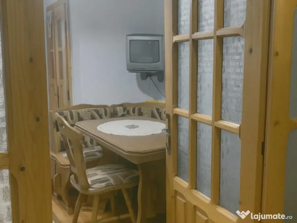 Ideal pentru investitie! Apartament 3 camere, 2 bai, zona Straja 