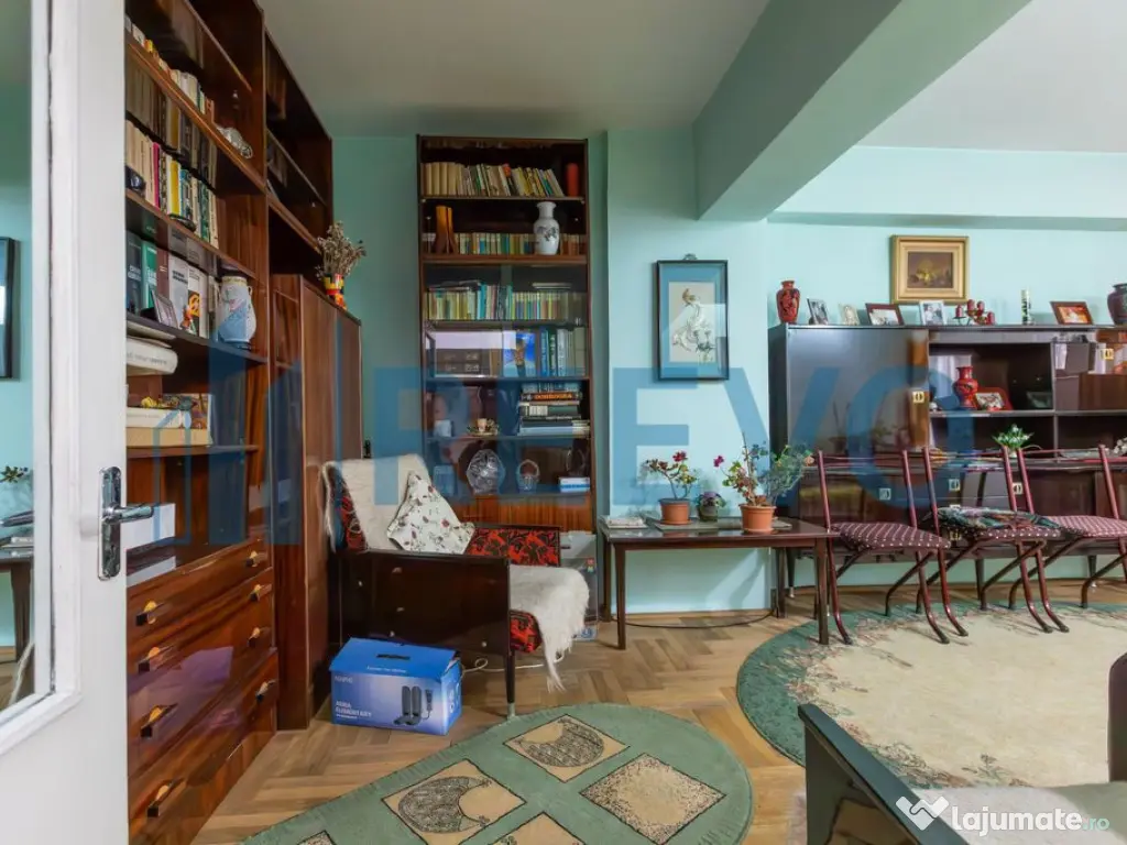 Apartament 4 camere, et. 1, str. 9 Mai, Bacău 