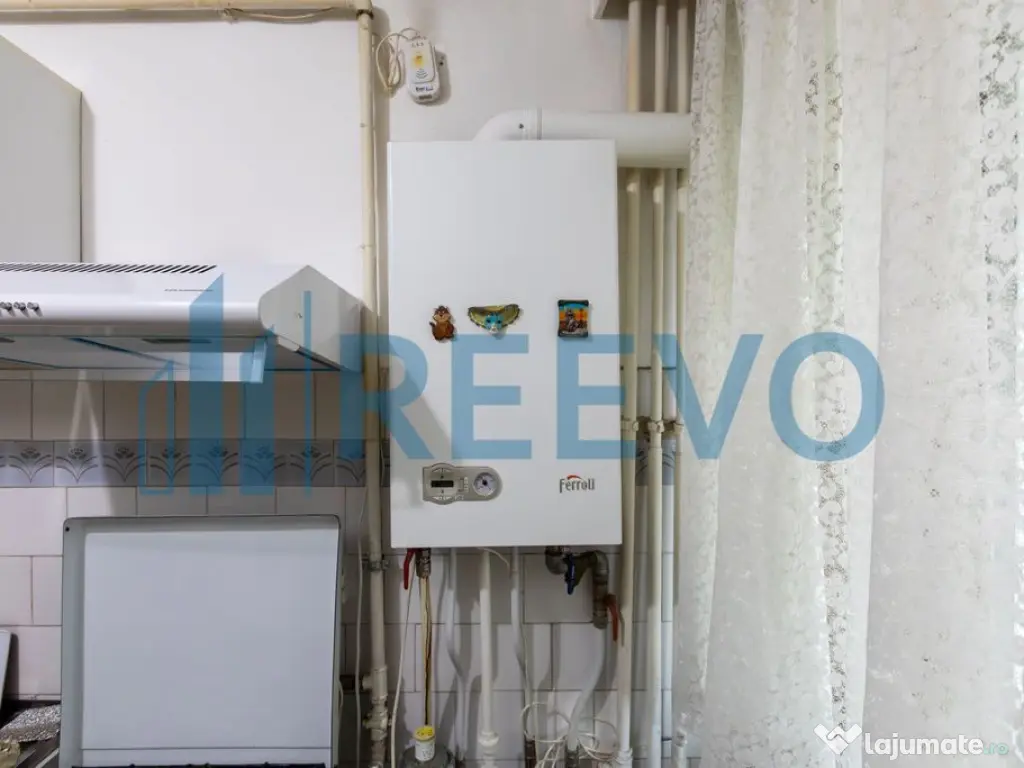 Apartament 4 camere, et. 1, str. 9 Mai, Bacău 