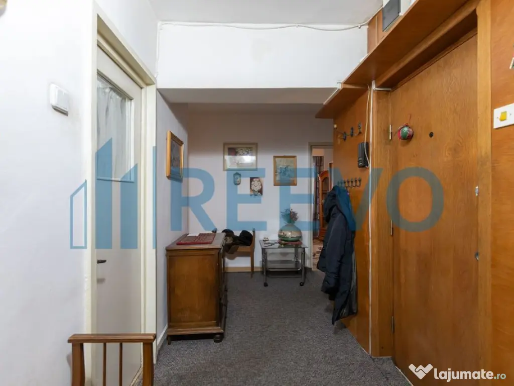 Apartament 4 camere, et. 1, str. 9 Mai, Bacău 