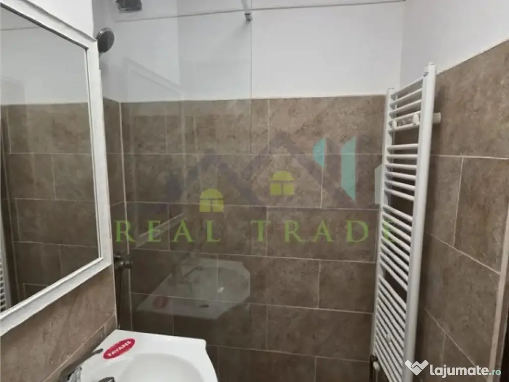 Garsoniera decomandata zona Astra