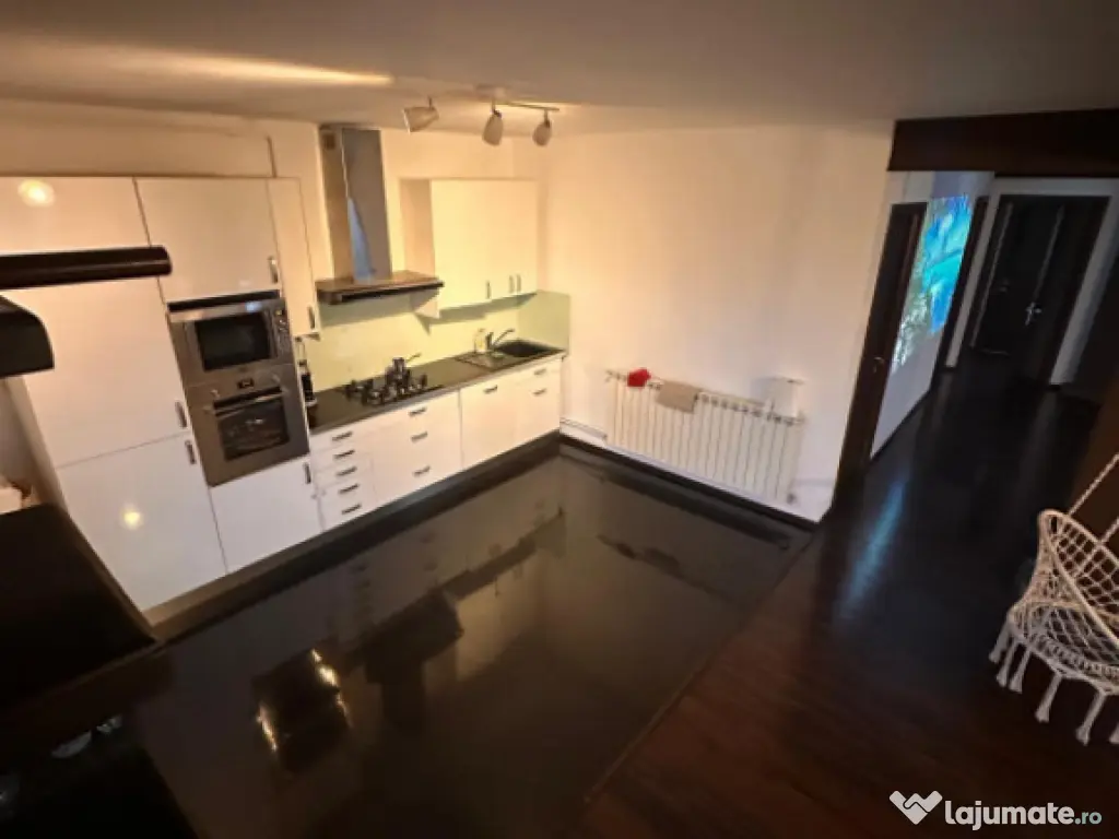 Cladire spatiu comercial / birouri , in zona Anda, Constanta 