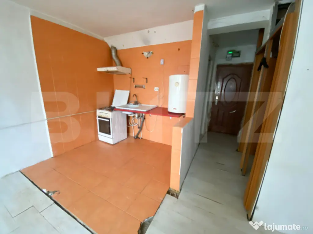 Garsoniera de vanzare, 25 mp, zona Lapus