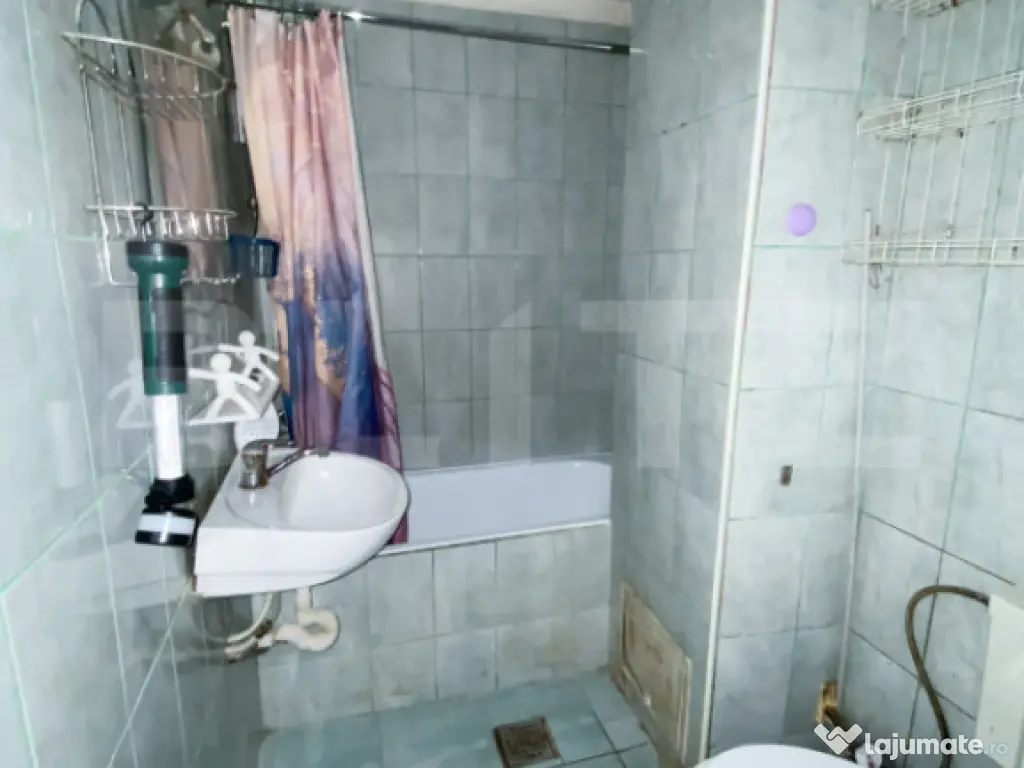 Garsoniera de vanzare, 25 mp, zona Lapus