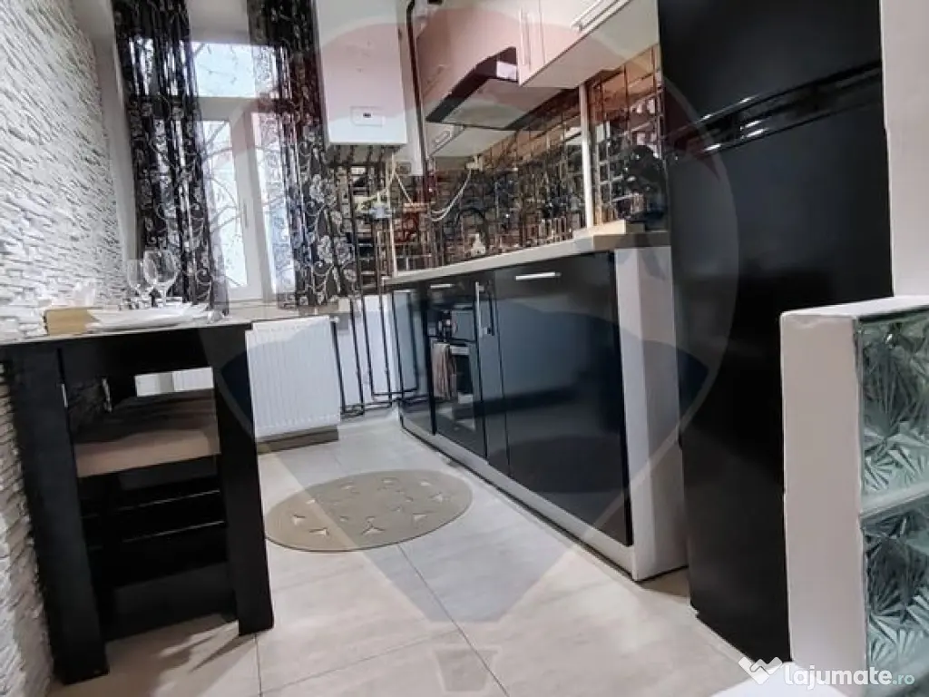 Apartament cu 2 camere de închiriat în zona Ultracentral 